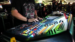 181K views · 9.2K reactions | มือซาวด์ขั้นเทพ(ธีร์ ชิ้นฮะง้อ) กับ ระบบเสียงGIP. | GIP. speakers | Facebook