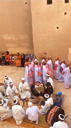 Tifawin Discover on Instagram‎: "🪘🌀 MOROCCAN FOLKLORE — AHWACH, THE HEARTBEAT OF MOROCCO Feel the rhythm, unity, and ancestral energy of Morocco. Ahwach isn’t just a dance, it’s identity, heritage, and community in motion. Which movement stole your heart? Tell us in the comments! 💃💙 🪘🌀 الفولكلور المغربي — أحواش، نبض المغرب حس بالإيقاع، الوحدة والطاقة العميقة ديال المغرب. أحواش ماشي غير رقصة، راه هوية وتراث وجماعة كيتحركو مع بعضهم. شنو هي الحركة اللي شدات انتباهك أكثر؟ شاركنا فالتعليقات! 💃