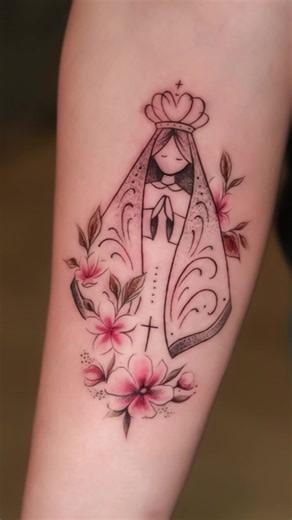 Tatuajes de Virgen en Línea Fina: Arte y Protección