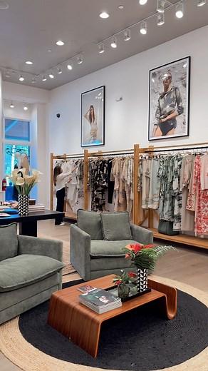 Bold prints, easy silhouettes, and colors that instantly boost your mood. 💛 Whether it’s brunch, beach, or a weekend getaway — Las Surenas looks are perfect for any occasion. Find your new favorite styles at Shops at Merrick Park. | Shops at Merrick Park
