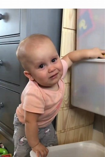 Funny Dramatic Babies: Best Dramatic Baby Moments