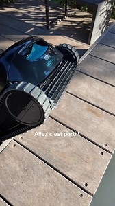 Votre robot préfère rester au chaud ! ❄️🏔️ Quand il fait trop froid, même votre robot nettoyeur Dolphin mérite une pause sous son plaid. Nous avons tenté de l’appeler avec le ClickUp… mais visiblement, il n’est pas prêt à affronter l’hiver 🥹 ! Heureusement, dès le retour des beaux jours, il sera toujours prêt à plonger pour un nettoyage impeccable ! 💦✨ https://www.maytronics.com/fr-fr/ | Maytronics