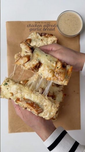 Chicken Alfredo garlic bread 🥖 ￼