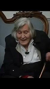Cos’è la vita per Margherita Hack? Non un mistero soprannaturale, ma qualcosa di semplice e concreto. Un fenomeno naturale, nato dall’evoluzione dell’universo. Un passaggio breve e prezioso da vivere con curiosità, conoscenza e rispetto per gli altri. La vita, diceva, è un “caso fortunato”: un’occasione unica da vivere con passione e senza paura. Margherita Hack ღ La voce delle Stelle ✨ 𝐔𝐍𝐀 𝐃𝐎𝐍𝐍𝐀 𝐏𝐈𝐄𝐍𝐀 𝐃𝐈 𝐂𝐈𝐄𝐋𝐎 ✨ In scena l'intenso e poetico spettacolo teatrale scritto e dire