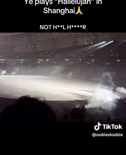 Kanye West Performs Hallelujah in Shanghai