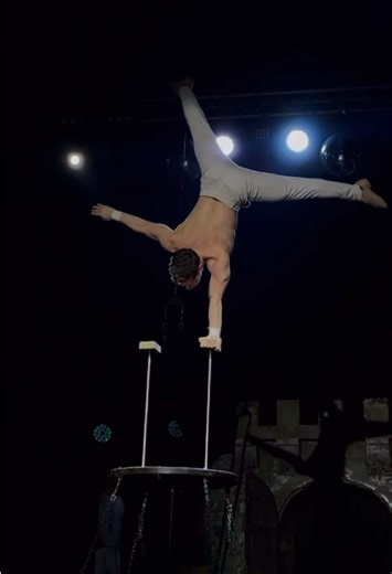 Hand balancing #handbalance #handstand #acrobat #circus #circusartist