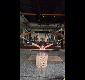 Pravilo Stretching Machine Birthday Celebration