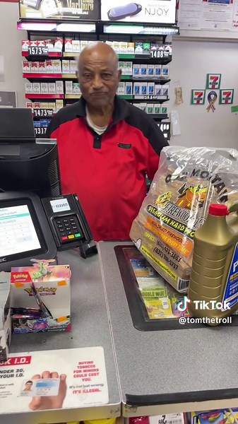 711 Guys Tryna Scam Me🫣🪵 #711 #seveneleven #troll #trolling #trolled #gasstation #trolls #troller #200views #trolls