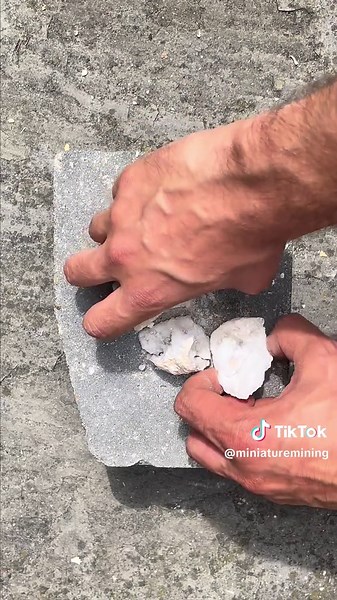 Would your kids enjoy breaking open and learning about their own crackable geode? We’ve just doubled the size of our geodes included in every mining bucket #gems #kidsactivities #educationaltoys