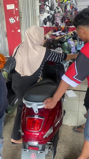 Alhamdulillah lexotic spinter Sold lagiii,terimakasih sudah mempercayai dan berbelanja di Amanah Bike🙏🏻 Ditunggu giliran kalian ke Amanah bike🥰 Amanah bike✨ 📌Jl a.yani km37 sungai paring martapura banjar Sebelum jembatan irigasi martapura disebelah toko kurma ⏰ Buka : 09:00 Pagi Tutup: 19:00 Malam #sepedalistrik #sepedalistrikmartapura #sepedalistrikkalsel #sepedalistrikmurah #martapura