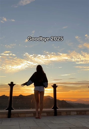 As I was creating this video, it felt like I was reliving every moment of this past year from start to finish. 2025 brought incredible highs, accomplishments I’ve always dreamed of, and friendships that now hold a special place in my heart. It also asked more of me than I ever thought I could give. The weight, the lessons, and the battles stretched me in ways I never imagined. It was the hardest year of my life, yet somehow the one that shaped me the most. Even in the heaviness, there was light.