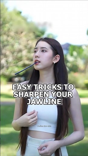 Easy Tricks to Sharpen Your Jawline