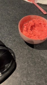 942K views · 14K reactions | Házi gyümölcsfagyi  30 dkg fagyasztott eper 30 dkg fagyasztott meggy 3 kanál zsírszegény joghurt 1,5 dl zsírszegény tej Édesítőszer ízlés szerint | Erdélyi Mónika | Facebook