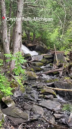 Crystal falls Michigan has such beautiful waterfalls 😍❤️🙌🏻 . . . . #experience #fyp #traveltiktok #fypシ #lifestyle #rapids #upnorth #michigan #outdoors #waterfall #hiking