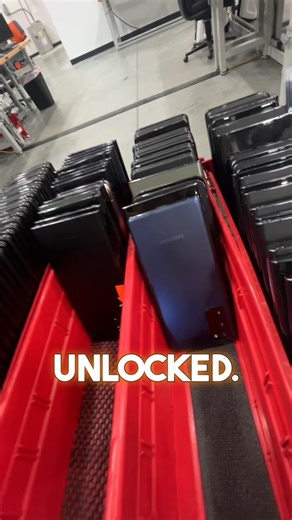 plug - shop tech on Instagram: "We’ve got the cheap, unlocked, Apple tech favorites you’ve been looking for! 🕵📱 Tap the link in our bio to save on your next tech upgrade with Plug! 🛍️"