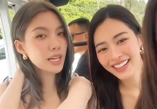 小两口又出来约会辣，这狗粮得大家一起吃