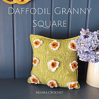 Daffodil Granny Square pattern by Roseanna Murray