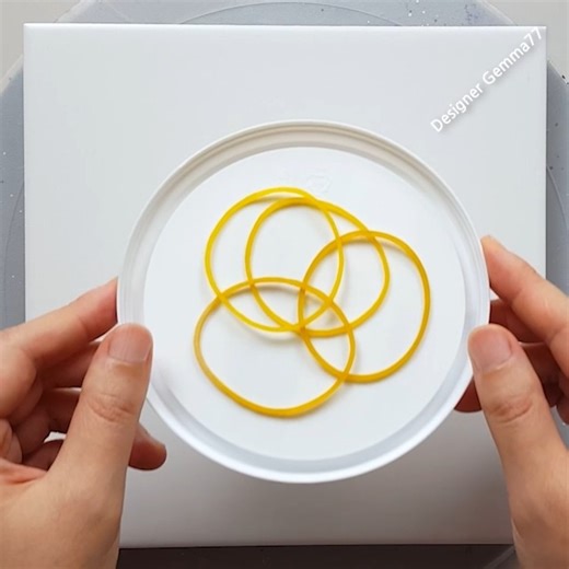 809K views · 7.8K reactions | Amazing Ways to Paint Flowers - All the paints I used were acrylics mixed with water. | Designer Gemma77 | Facebook