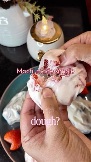Easy rice paper mochi with yoghurt & berries – a quick homemade mochi hack!