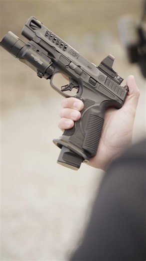 M&P 2.0 Competitor HD in transition with B&T APC223 | 4Bros Holsters OWB Duck Camo