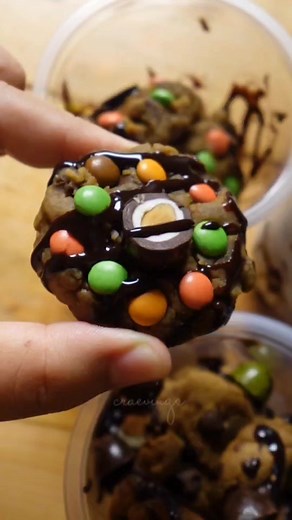 Trending na Messy Cookies without Oven! #nobakecookies #chewycookies #messycookies #chocolatechipcookies #cookies | Craevings