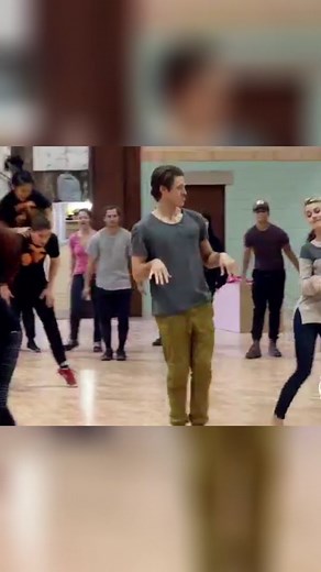 Going back and looking at the rehearsal footage for Grease Live never gets old! There was so much hard work in such a short amount of time thet went into this production for one epic night! 📹: FOX #aarontveit #juliannehough #dannyzuko #greaselive #greasemusical #musicaltheatre #bway #tonyawardwinner