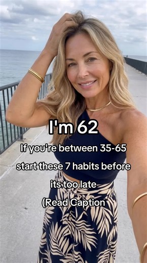 The 7 habits I swear by 👇 (SAVE THIS) ☀️ 1. Morning sunlight (no sunglasses): Getting 10 minutes of direct morning light in your eyes resets your circadian rhythm. It balances your cortisol levels so you don’t experience the stress spikes that actively break down collagen. 💆‍♀️ 2. Deep-pressure Gua Sha: Don’t just lightly stroke your skin. Applying firm, deep pressure along your jawline and cheekbones stimulates the facial bone underneath. Keeping your bone structure strong stops your face fro