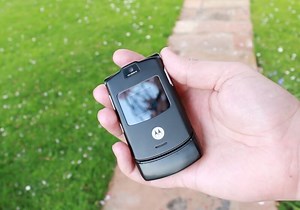 Is Motorola's iconic Razr V3 flip phone staging a comeback?