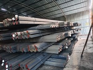 [Hot Item] Versatile Equal Unequal Angle Bar for Structural Applications