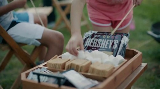 Hershey's TV Spot, 'Heartwarming the World'