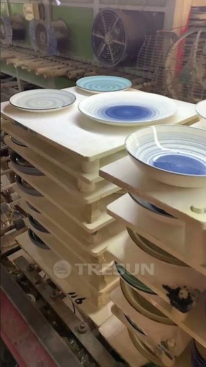 How is a ceramic plate made?