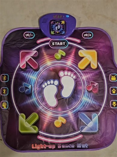 This dance mat is a vibe! Both my daughter & I were taking turns & it's so fun especially with the arrows lighting up & the different levels. #dancemat #dancetoy #dancingmat #danceitout #toysforkids