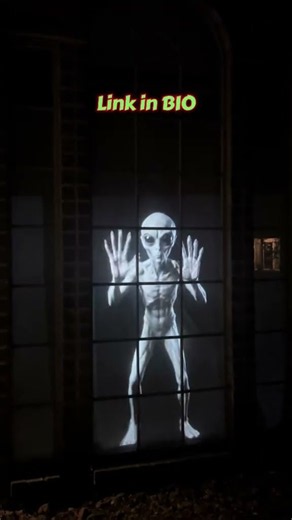 ALIEN ENCOUNTER 👽Halloween Window Projection That Looks REAL! #Halloween #HalloweenProjection