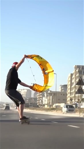 Crazy kite skate flashback! #courtintheact #extremesport #dirtyhabits #freeride #skateboarding