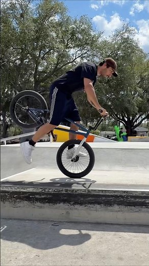 If you would like to learn every step to doing a hang five watch the full video! #Bmx #hang5