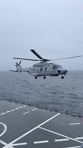 6K views · 170 reactions | #pilotlife #navy #airforce #landing @topfans Flying machine | Flying machine | Facebook