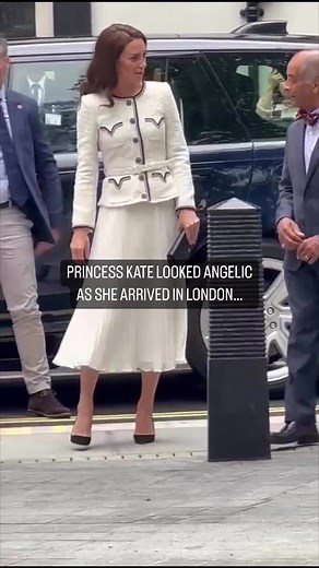 13K views · 215 reactions | The Princess of Wales has arrived at the National Portrait Gallery in London for its reopening later today  | HELLO! | Facebook