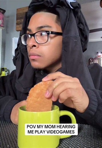 Even the neighbors can hear you #fyp#foryou#gaming#hispanic#mom