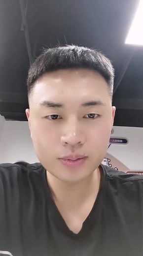 #跨境电商 #外贸出口 #希望能帮到你少走弯路 #企业服务 今天分析的主题是巧用RFQ，很多人不知道RFQ是什么，我简单介绍一下，RFQ是买家不愿意去浪费时间和精力去寻找咨询产品，而发出的求购招标信息，每个RFQ可以有10个卖家报价，报满即止。报价时间：每天早起上班第一件事情先报价，尽量选择在12小时之内的报价、标签多的报价，阿里巴巴打标的有邮件认证，RFQ高回复，RFQ有成交，历史订单金额较大