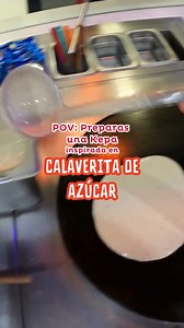 ¿Cómo se prepara nuestra Kepa inspirada en la calaverita de azúcar? 💀✨ ¡Con mantequilla, azúcar, canela y un toque de Lechera que endulza tu día! 🍬 Ven y pruébala para celebrar la tradición con un sabor irresistible. . . #calaveritadeazucar #calaveritadedulce #crepasdulces #lechera | Kepacrepa