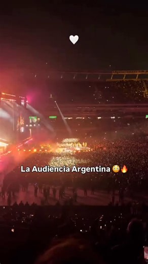5.8K views · 832 reactions | Dua Lipa hizo temblar el Estadio River...