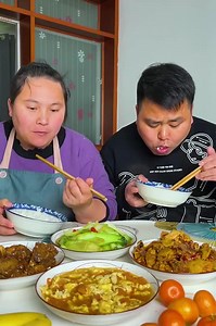 5.8K views · 85 reactions | He won't let me eat the yummy food... but I have a plan! ️ #FoodBattle #BoomChallenge #Boomnow #Toptrending #吃货 | HuiJing Eating | Facebook