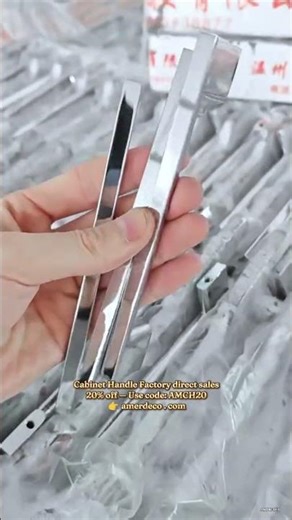 Sleek, modern cabinet pulls with a smooth, premium feel — perfect for minimalist homes.