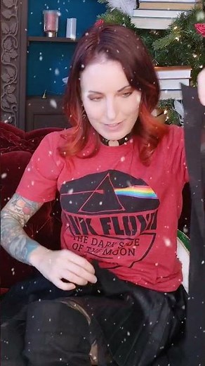 🎄Our festive A-Z showcase continues as we arrive at the letter F, Bellatrix reviews Fiore stockings🎄