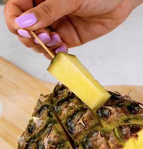 123K views · 323 reactions | Easy-peasy fruit cutting and peeling hacks  | 5-Minute Crafts Teens | Facebook