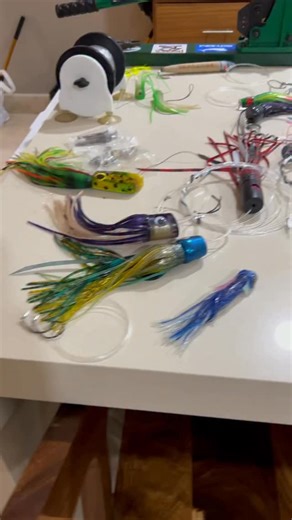 Cedar plugs work so well on tuna because they hit multiple triggers at once, even though they look simple. 1. Natural profile and vibration Cedar is buoyant and dense enough to track straight at speed. When trolled, a cedar plug produces a tight, subtle vibration that closely mimics a small fleeing baitfish. Tuna are extremely tuned into vibration and pressure changes, and cedar plugs send out the right signal without being flashy or unnatural. 2. Absorbs scent Unlike plastic or resin lures, ced