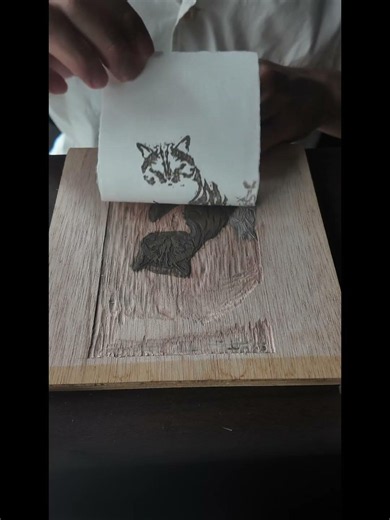 座敷の古猫を木版画で作ってみた｜2版木で制作