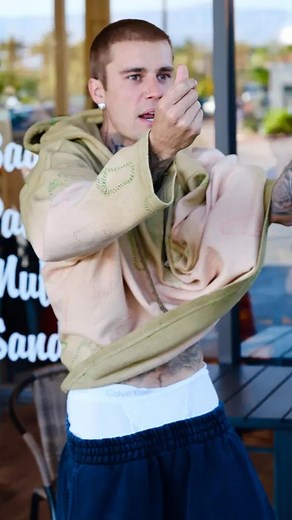 1M views · 1.8K reactions | Justin Bieber Finally SNAPS at Paparazzi — Full MELTDOWN Caught on Video #justinbieber | Beyond The Screen | Facebook