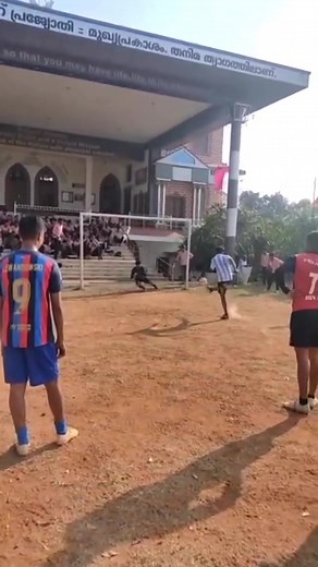 Now that’s what you call a smashing penalty 😅 IG/tournament_updates_7 #footballtiktok #football