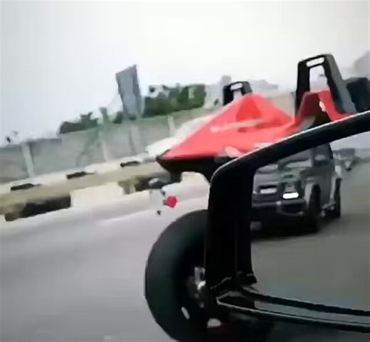 Tell me wetin wizkid never drive aside horse 🐎 ooo I mean horse 🐎 😂😂we no deh drive horse here.